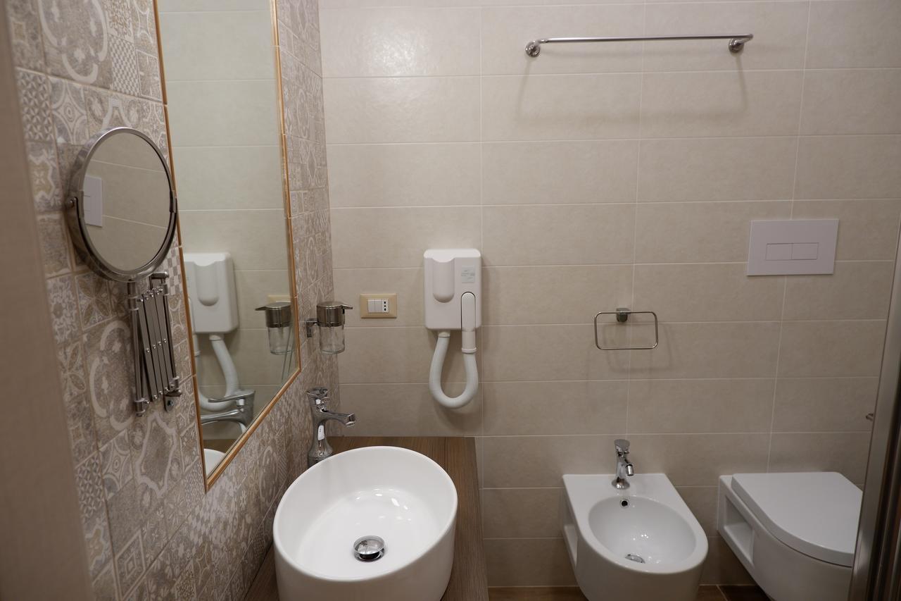 B&B Il Giardino In Citta - Parcheggio Privato Gratuito Foggia Exterior photo