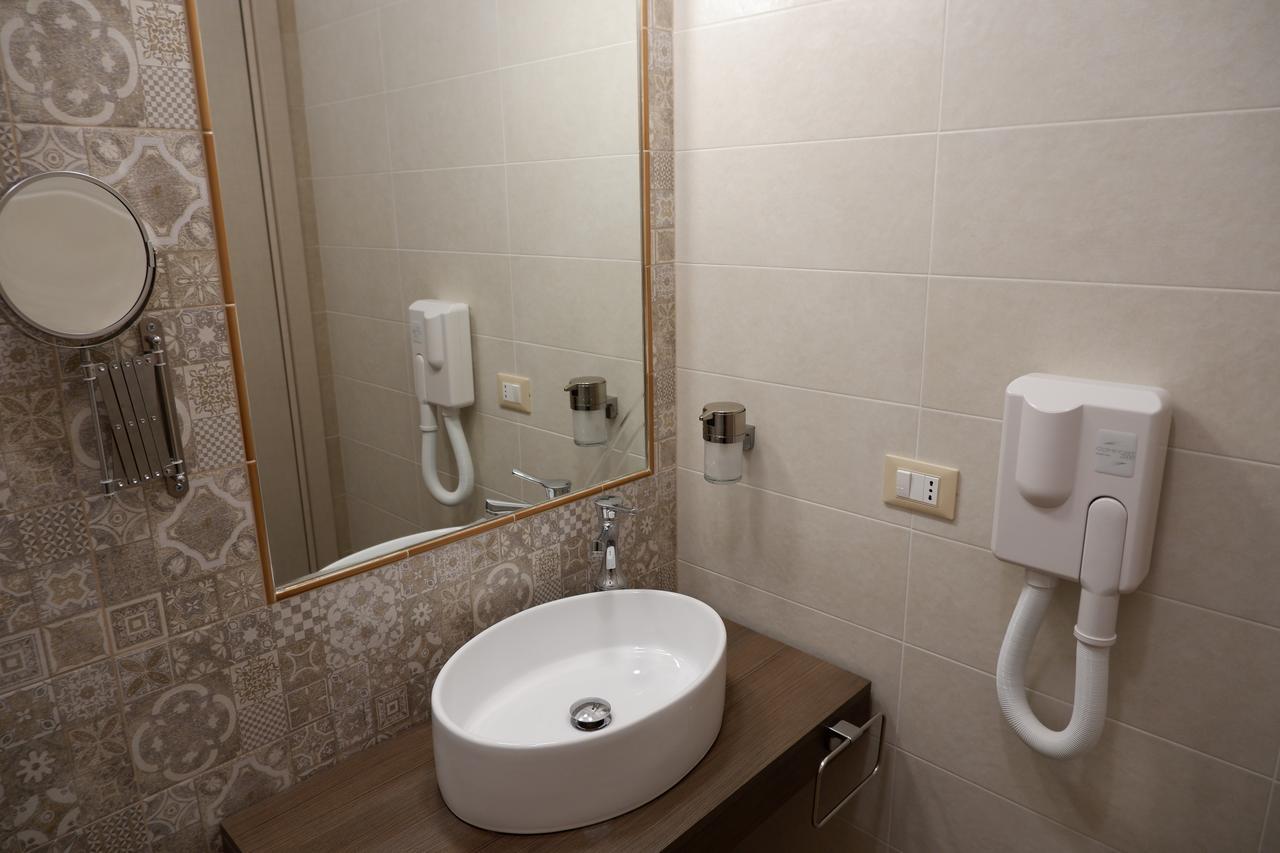 B&B Il Giardino In Citta - Parcheggio Privato Gratuito Foggia Exterior photo